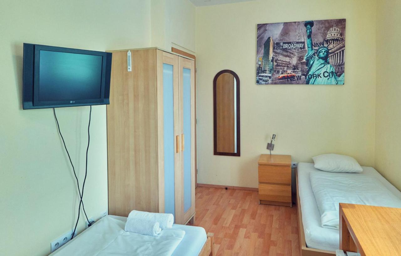 Penzion Fox Nemšová Exterior foto