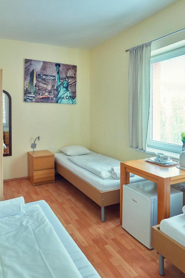 Penzion Fox Nemšová Exterior foto